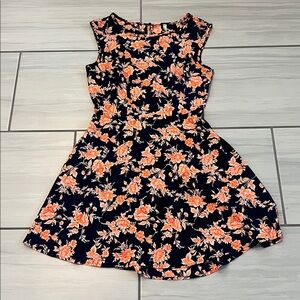 Hottie Sleeveless Bright Orange and Navy Floral Dress with Back Cutout Size - M